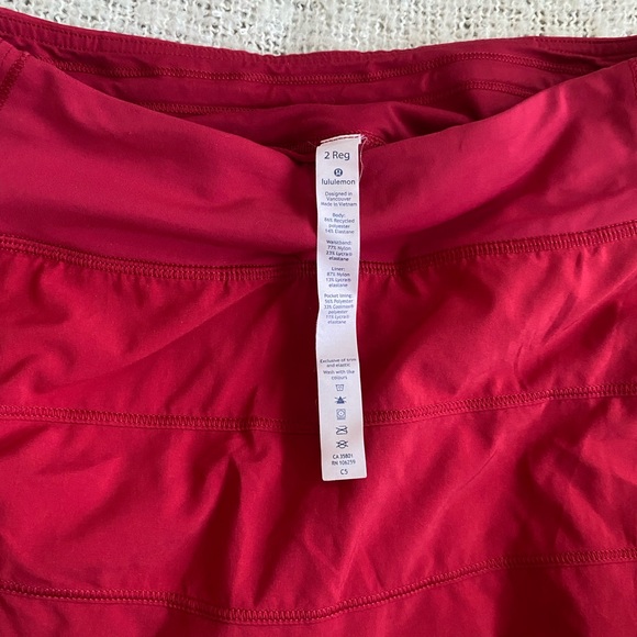 Brand new lululemon skirt - Picture 3 of 3